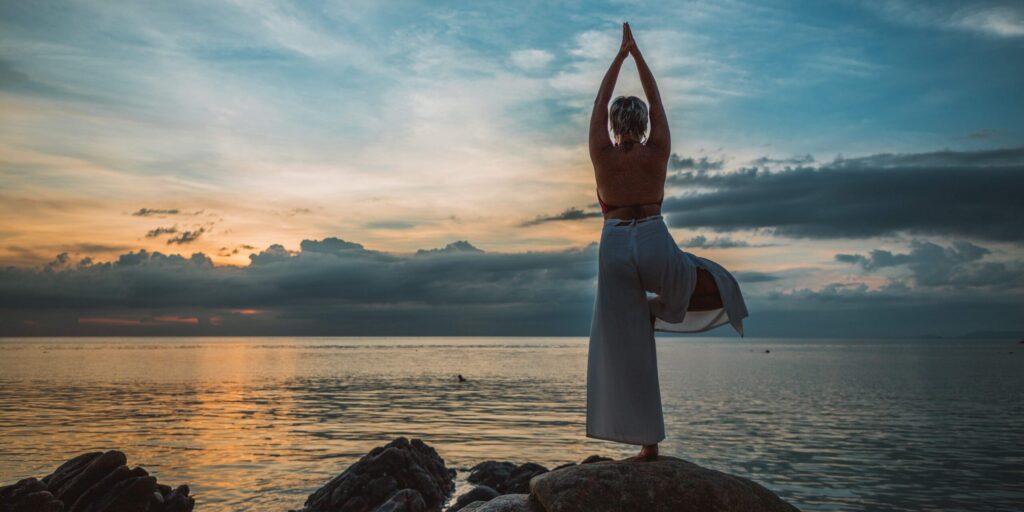 Balance-Booster: So stehst du stabil auf dem Surfbrett! yoga blog3